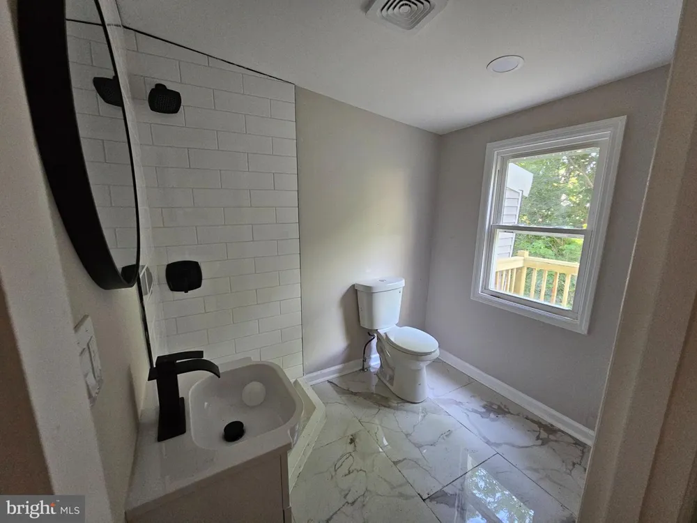 323 RUTHERFORD AVENUE Trenton, NJ 08618