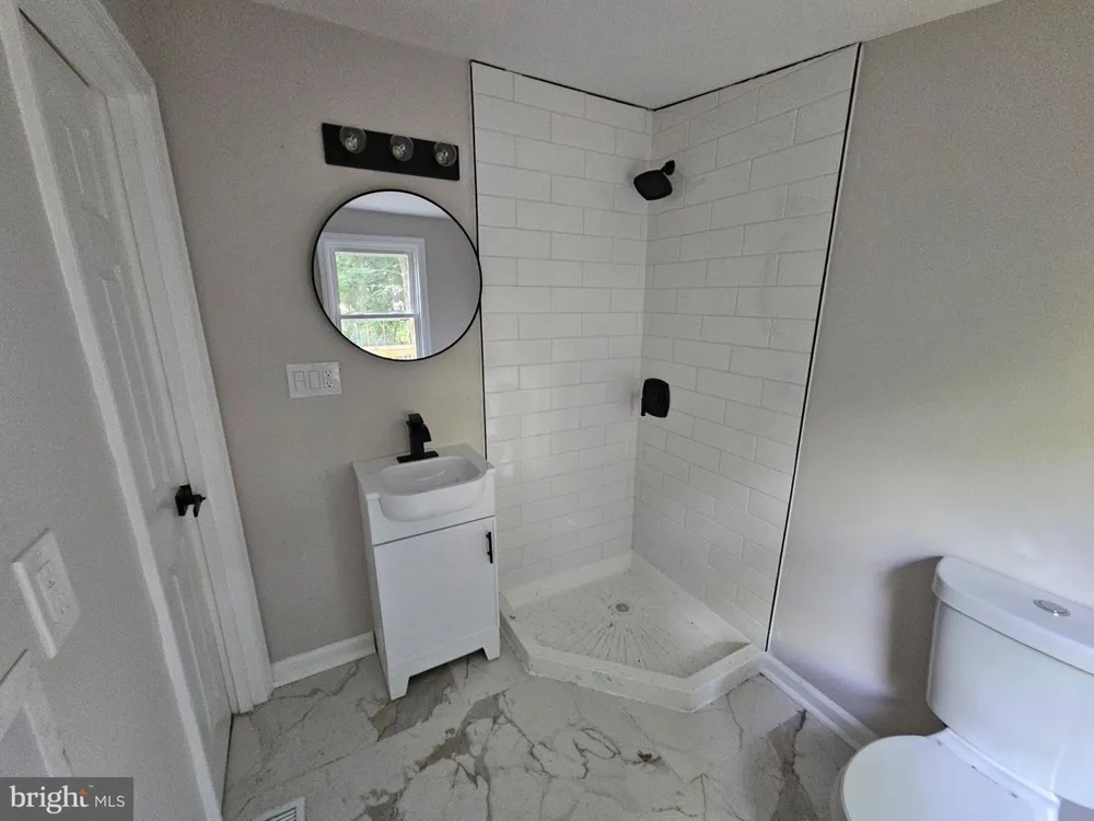 323 RUTHERFORD AVENUE Trenton, NJ 08618