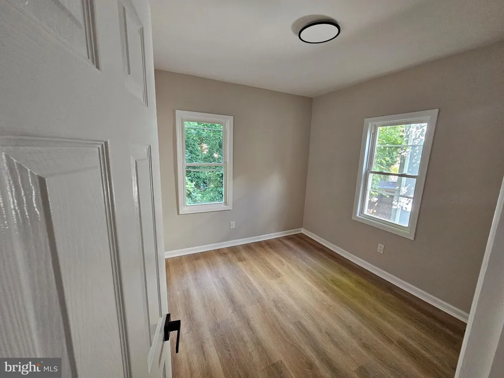 323 RUTHERFORD AVENUE Trenton, NJ 08618