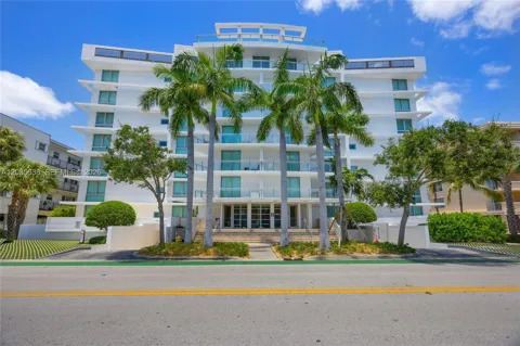 9400 W Bay Harbor Dr #101
