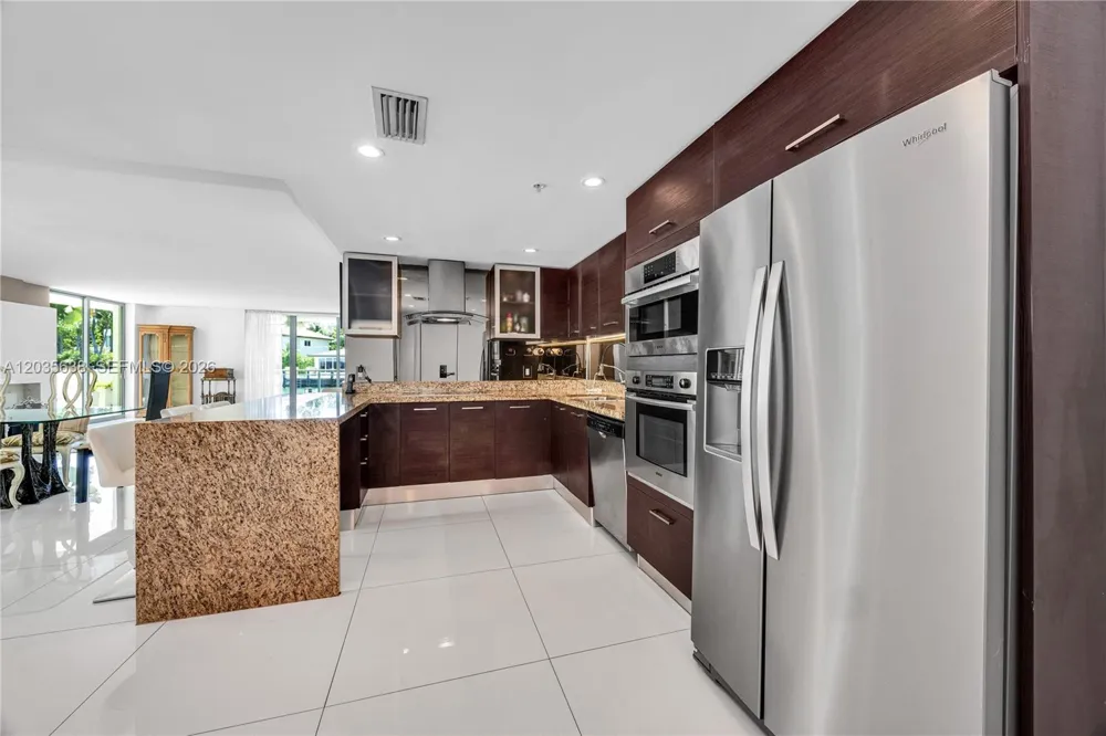 9400 W Bay Harbor Dr #101 Bay Harbor Islands, FL 33154