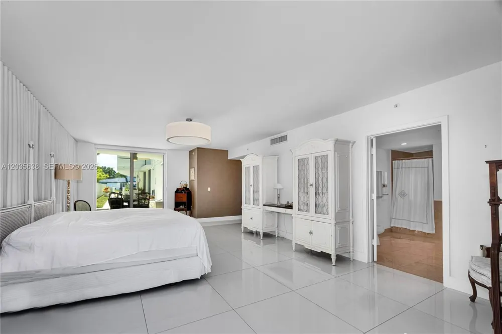 9400 W Bay Harbor Dr #101 Bay Harbor Islands, FL 33154