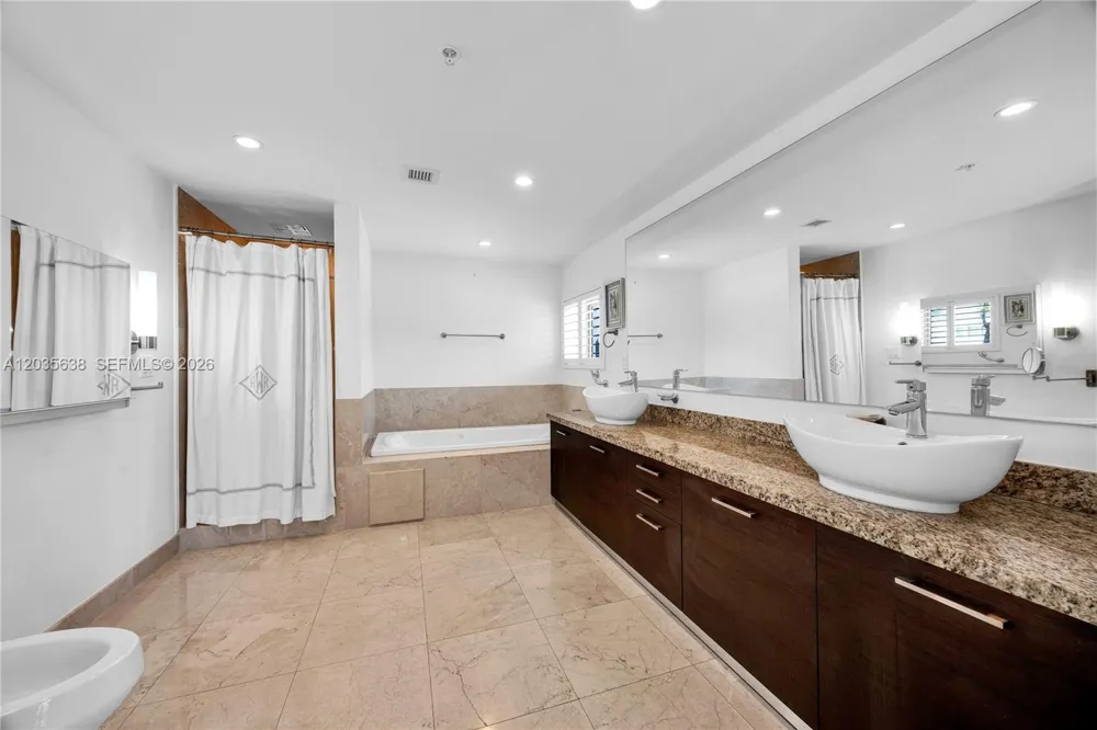 9400 W Bay Harbor Dr #101 Bay Harbor Islands, FL 33154