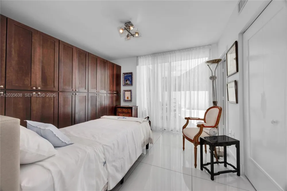 9400 W Bay Harbor Dr #101 Bay Harbor Islands, FL 33154