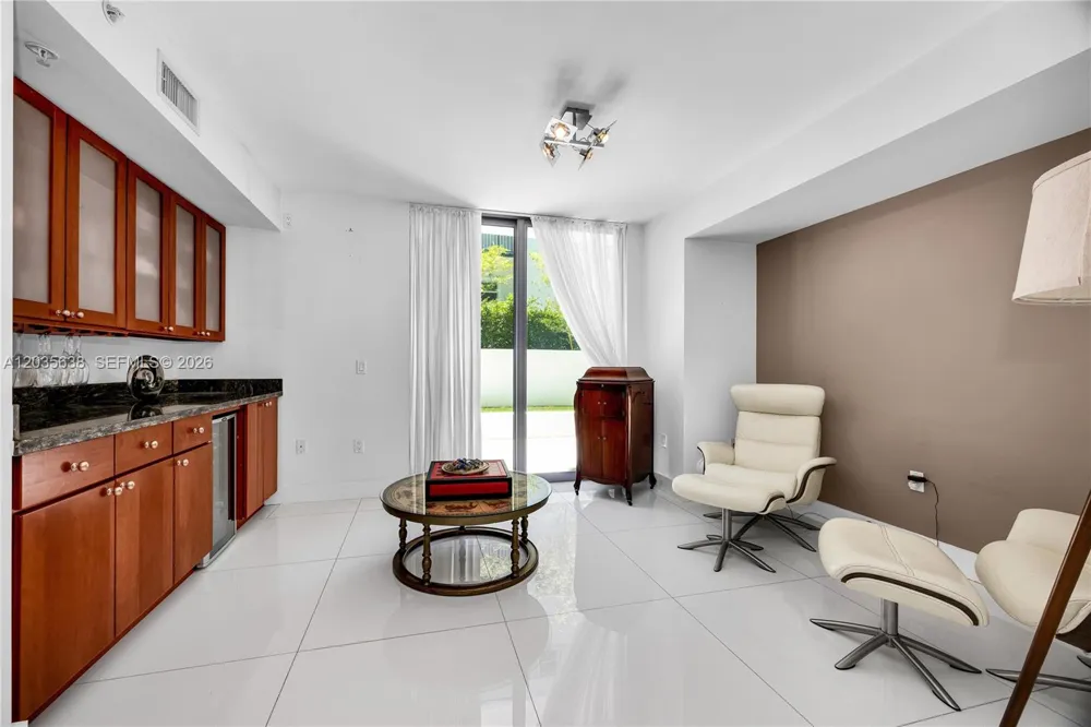 9400 W Bay Harbor Dr #101 Bay Harbor Islands, FL 33154