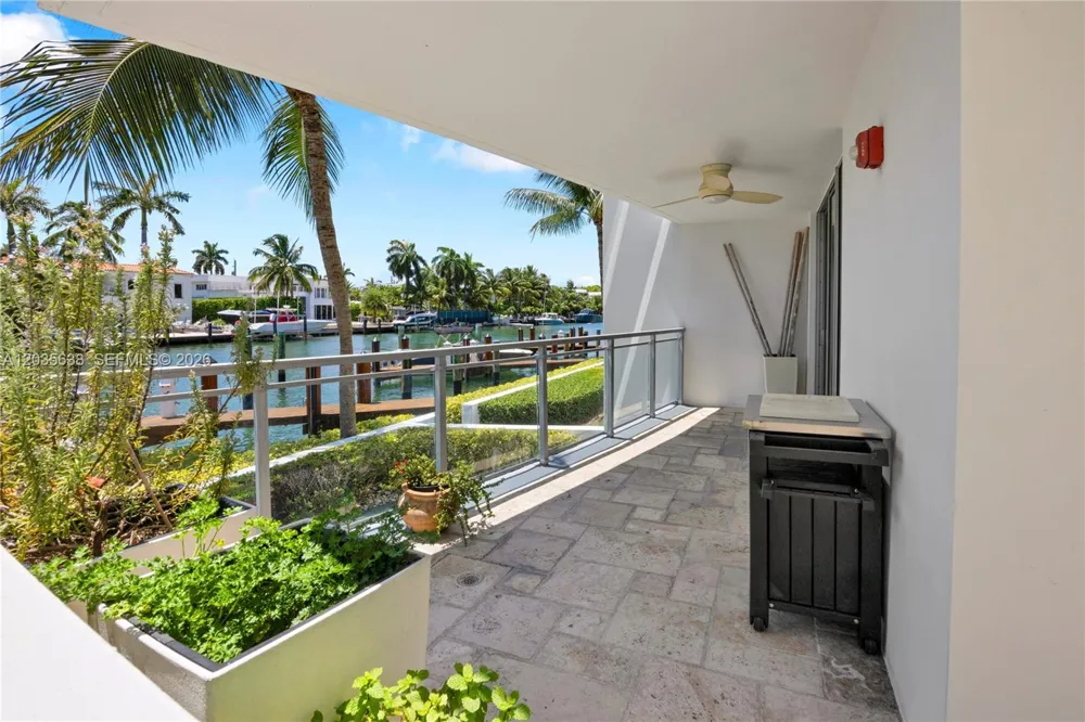 9400 W Bay Harbor Dr #101 Bay Harbor Islands, FL 33154