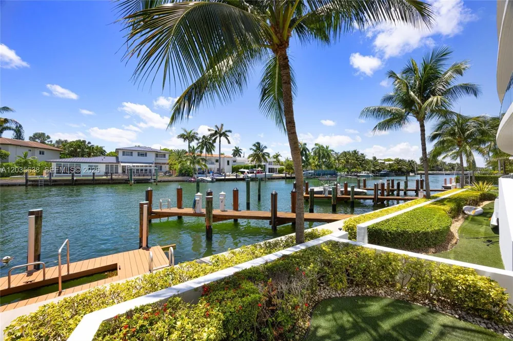 9400 W Bay Harbor Dr #101 Bay Harbor Islands, FL 33154