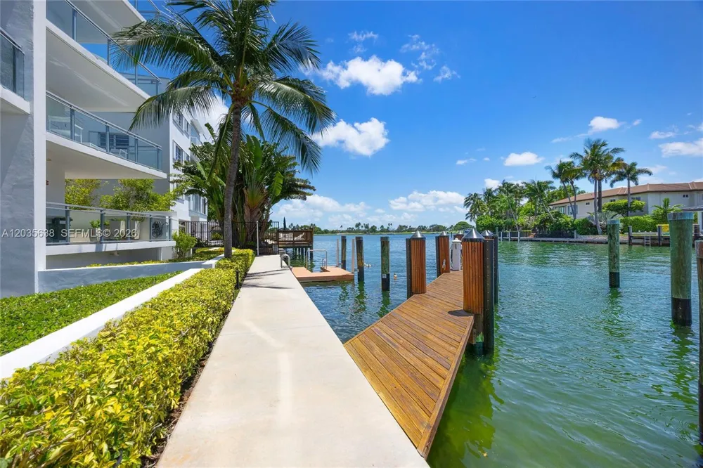 9400 W Bay Harbor Dr #101 Bay Harbor Islands, FL 33154