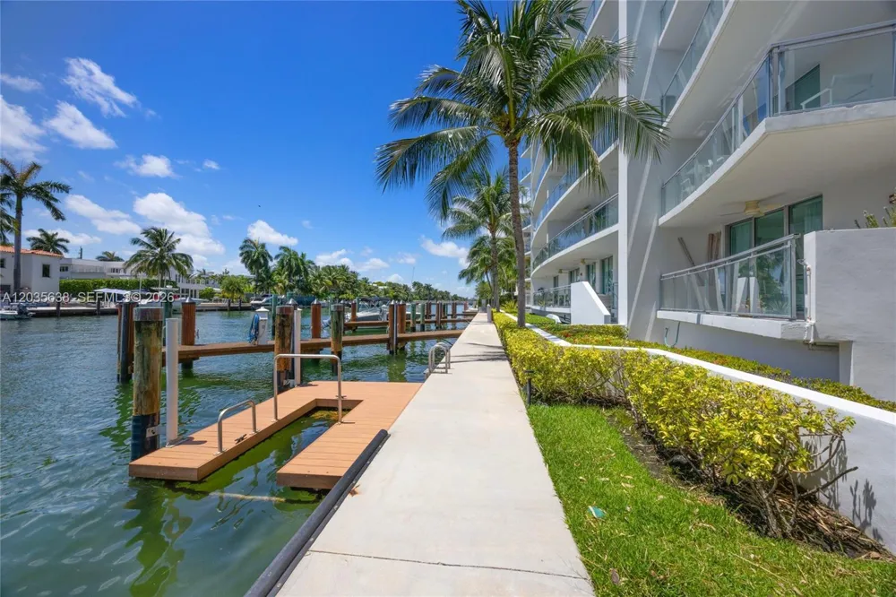 9400 W Bay Harbor Dr #101 Bay Harbor Islands, FL 33154