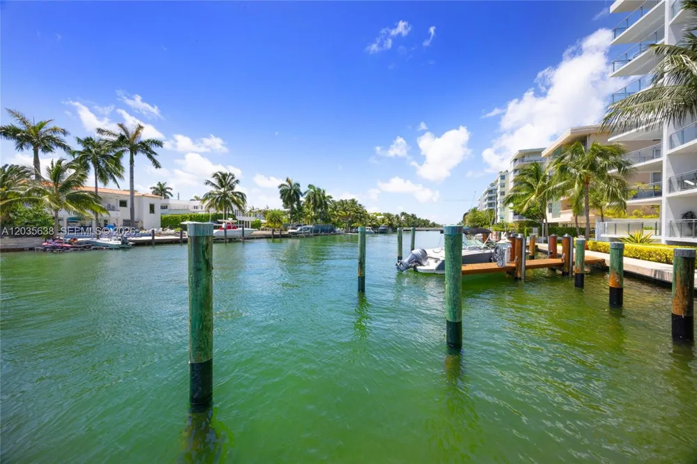 9400 W Bay Harbor Dr #101 Bay Harbor Islands, FL 33154