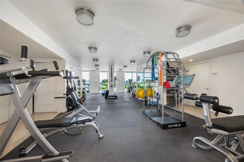 9400 W Bay Harbor Dr #101 Bay Harbor Islands, FL 33154