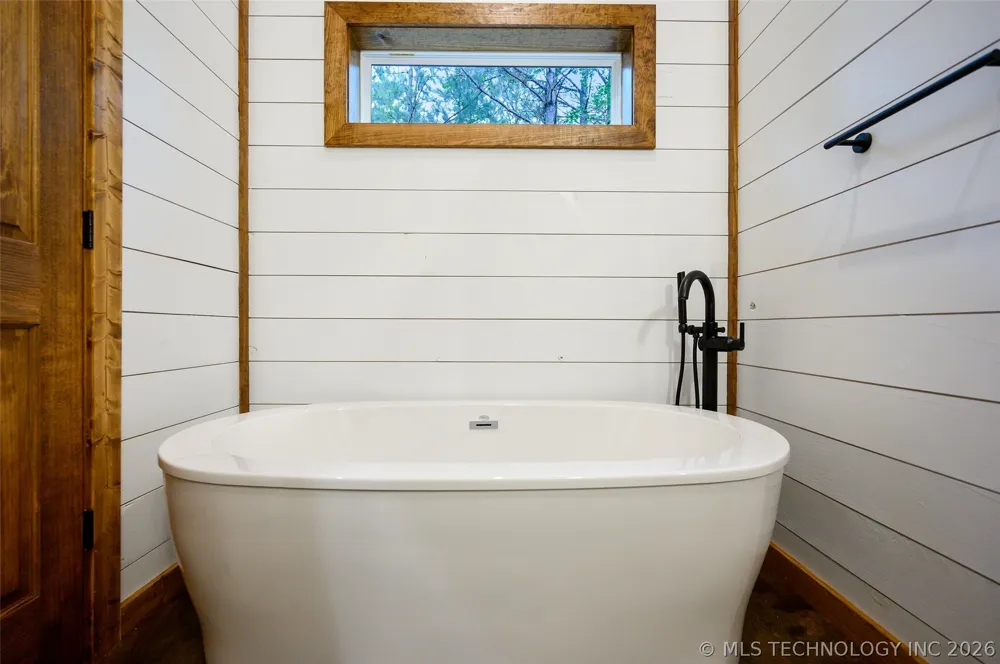 95 Shade Tree Trail Broken Bow, OK 74728