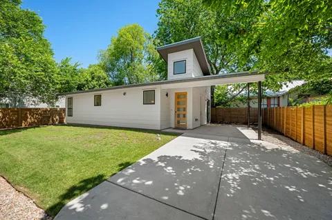 508 Capitol Drive #2