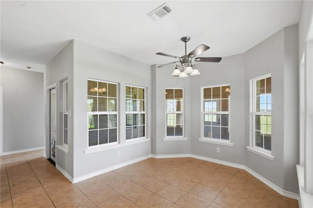 15 Huron Street Victoria, TX 77905