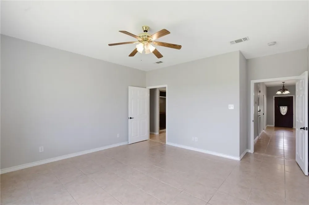 15 Huron Street Victoria, TX 77905