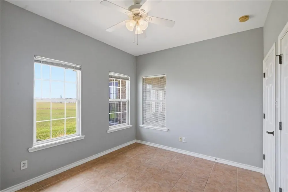 15 Huron Street Victoria, TX 77905