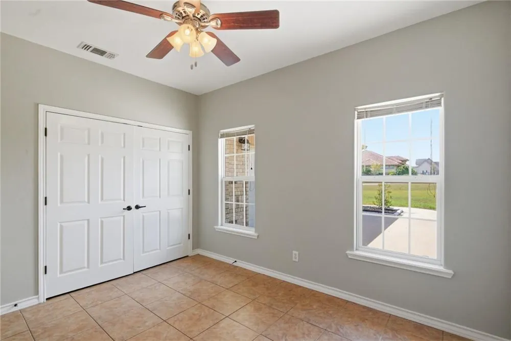 15 Huron Street Victoria, TX 77905