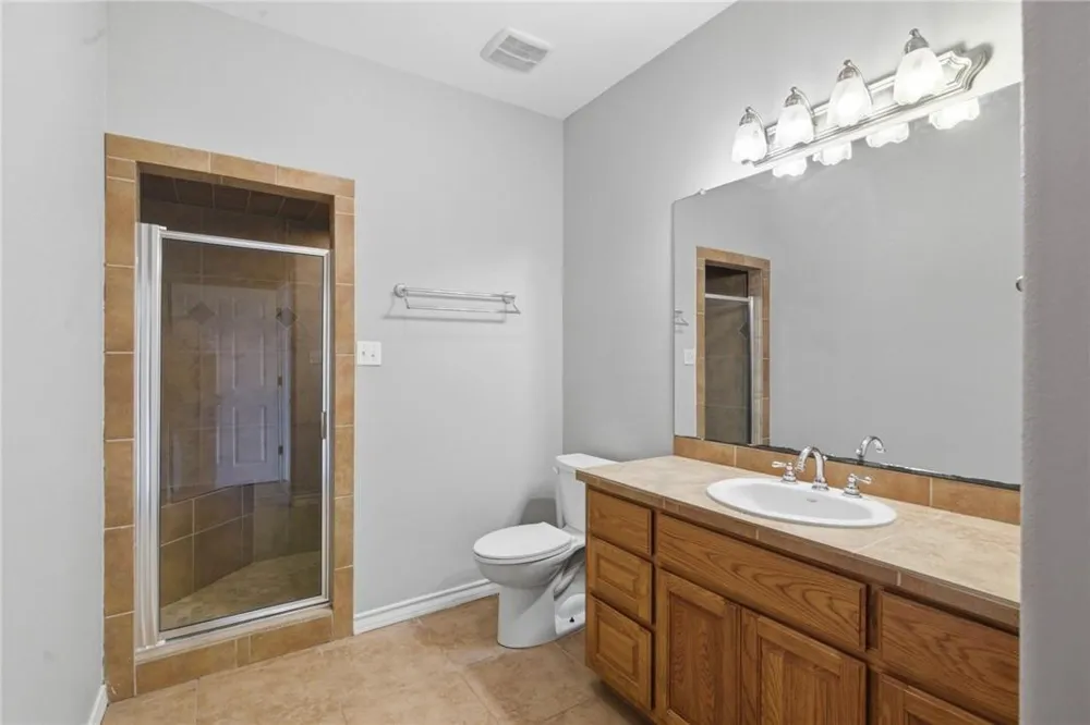 15 Huron Street Victoria, TX 77905