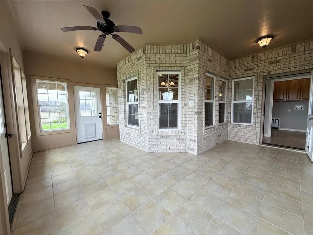 15 Huron Street Victoria, TX 77905