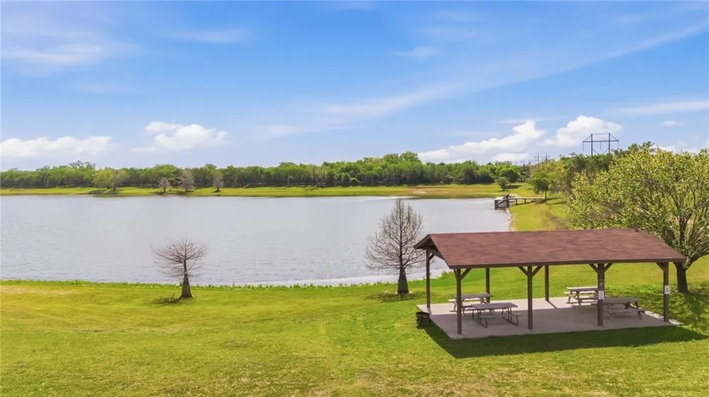 15 Huron Street Victoria, TX 77905