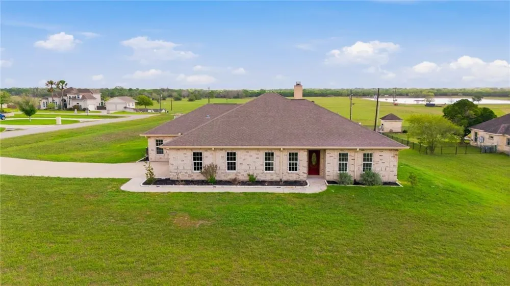 15 Huron Street Victoria, TX 77905