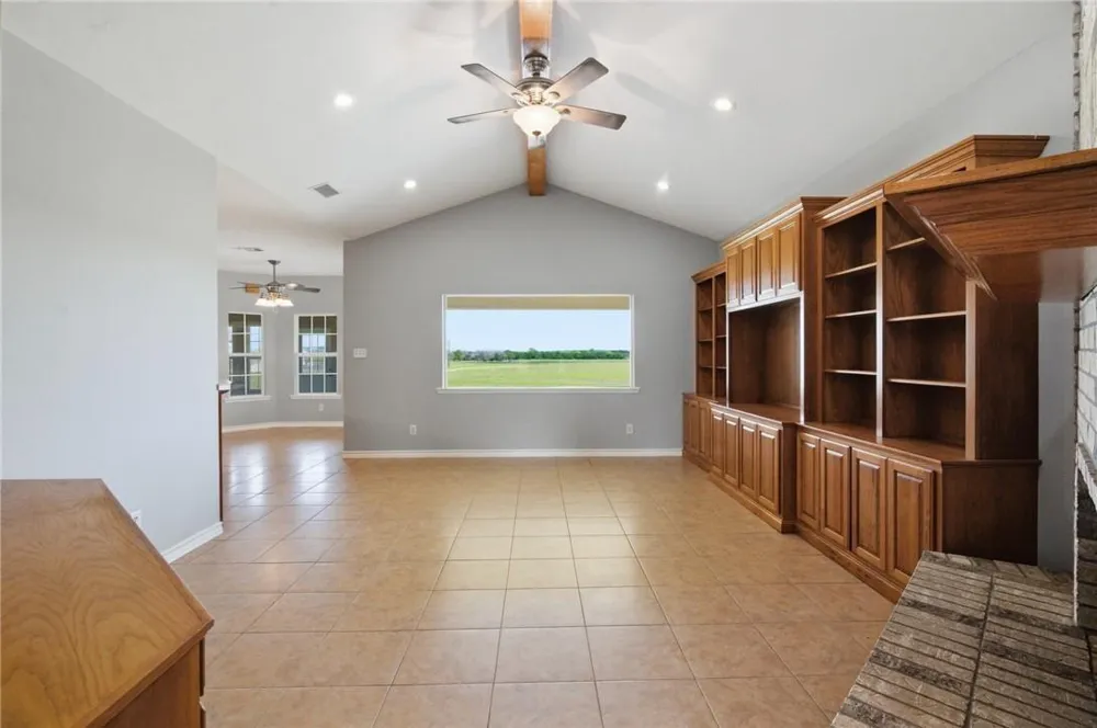 15 Huron Street Victoria, TX 77905
