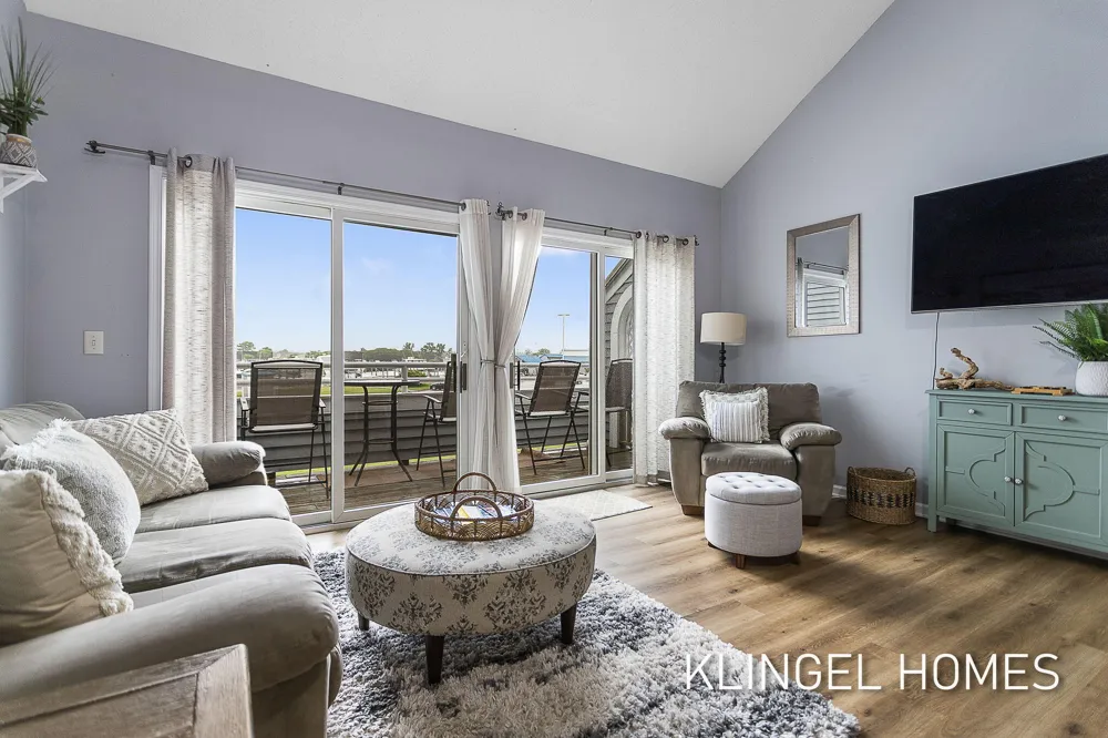 110 Millpoint Drive #10 Spring Lake, MI 49456