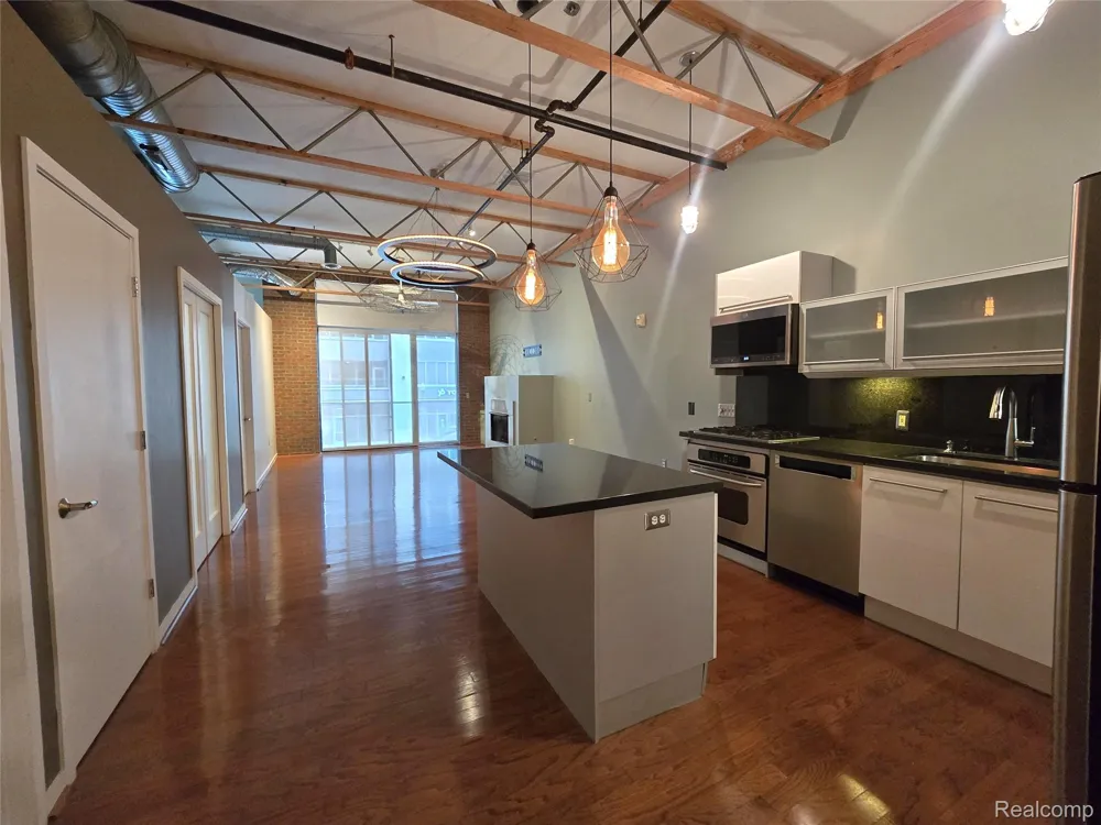 111 Main Street #201 Royal Oak City, MI 48067