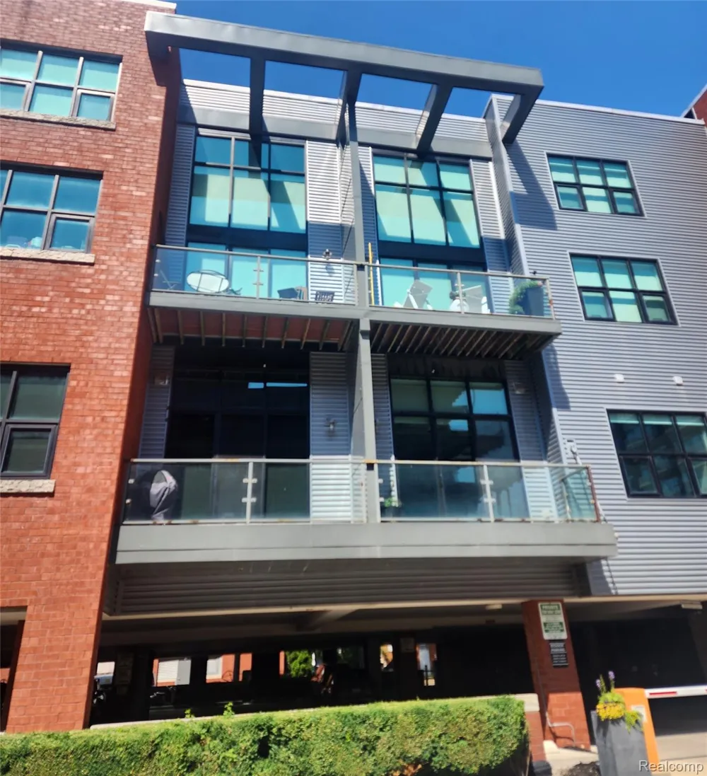 111 Main Street #201 Royal Oak City, MI 48067