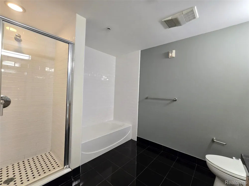 111 Main Street #201 Royal Oak City, MI 48067