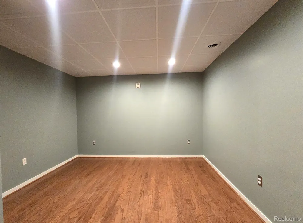 111 Main Street #201 Royal Oak City, MI 48067