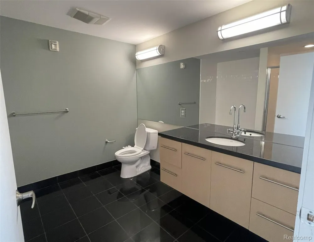 111 Main Street #201 Royal Oak City, MI 48067