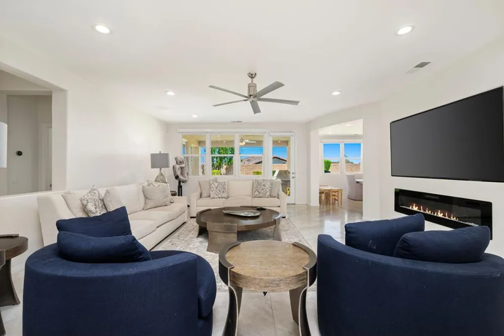 41372 Gaslight Avenue Bermuda Dunes, CA 92203