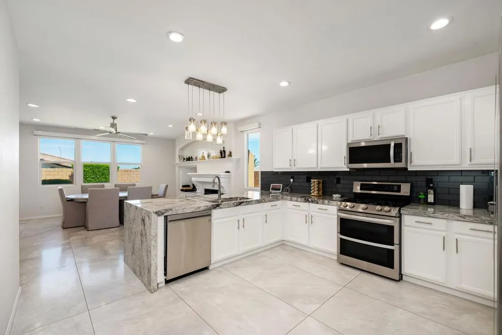 41372 Gaslight Avenue Bermuda Dunes, CA 92203
