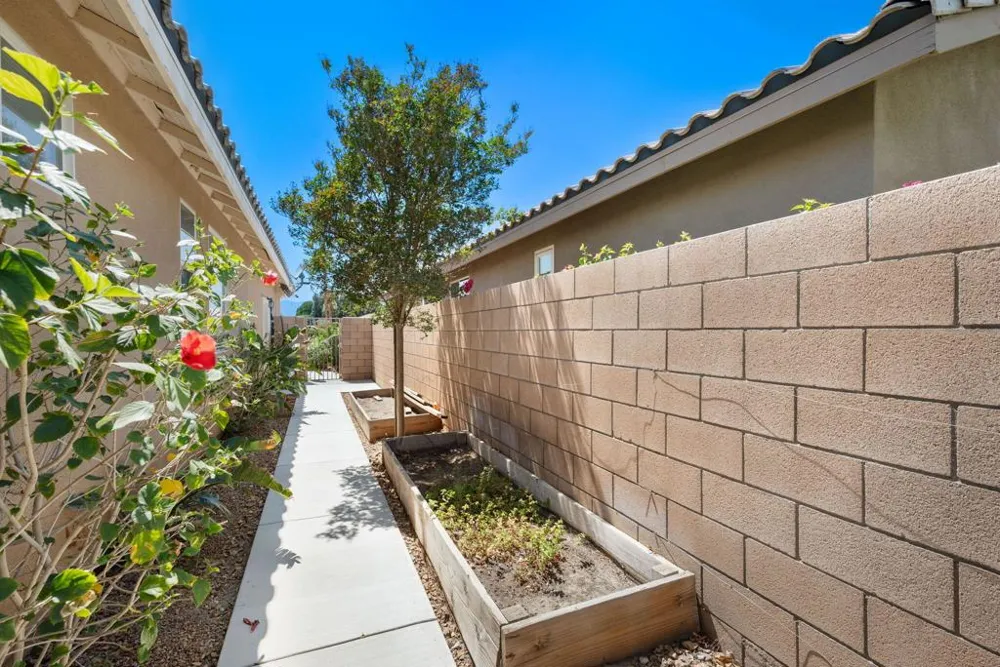 41372 Gaslight Avenue Bermuda Dunes, CA 92203