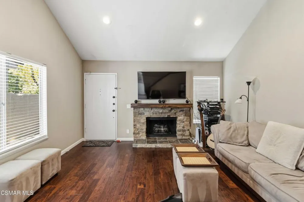 692 Via Colinas Westlake Village, CA 91362
