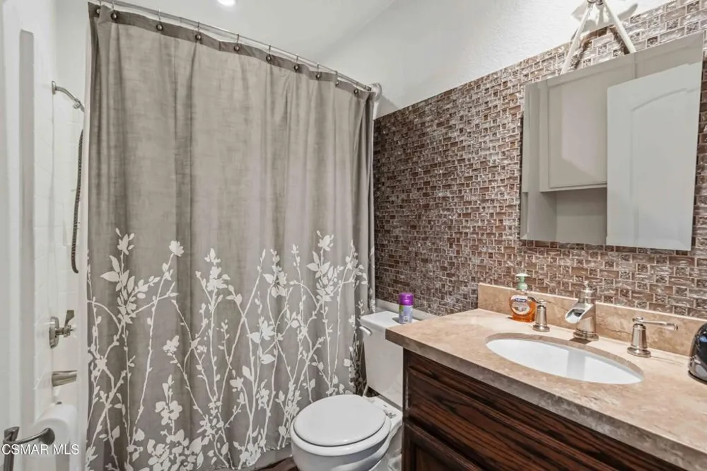 692 Via Colinas Westlake Village, CA 91362