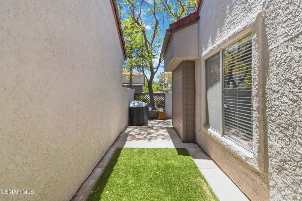 692 Via Colinas Westlake Village, CA 91362