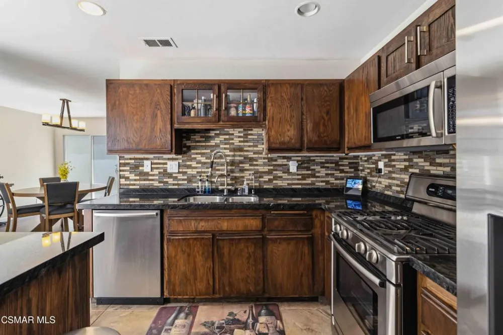 692 Via Colinas Westlake Village, CA 91362