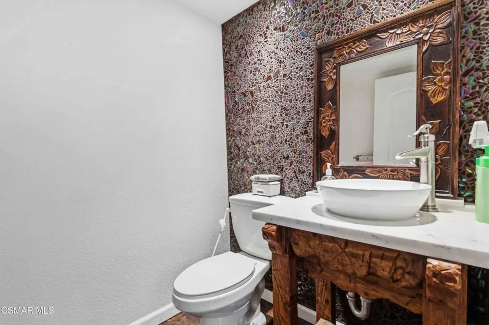 692 Via Colinas Westlake Village, CA 91362