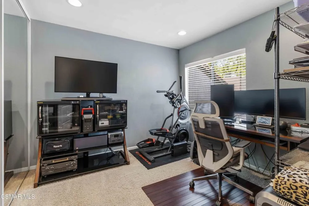 692 Via Colinas Westlake Village, CA 91362