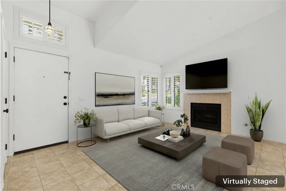 6818 Poppyview Drive Oak Park, CA 91377