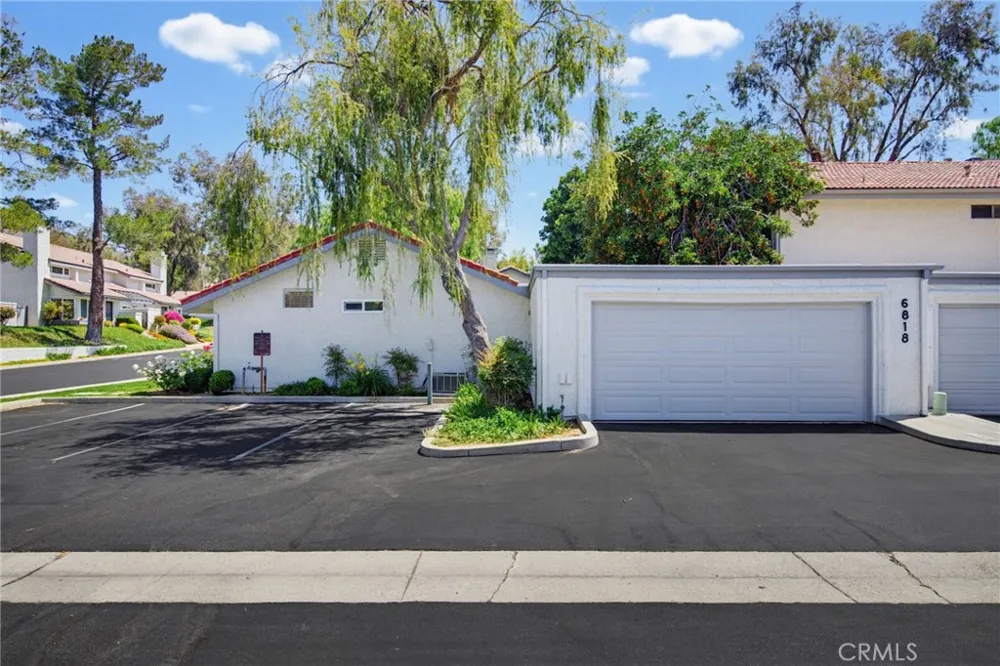 6818 Poppyview Drive Oak Park, CA 91377