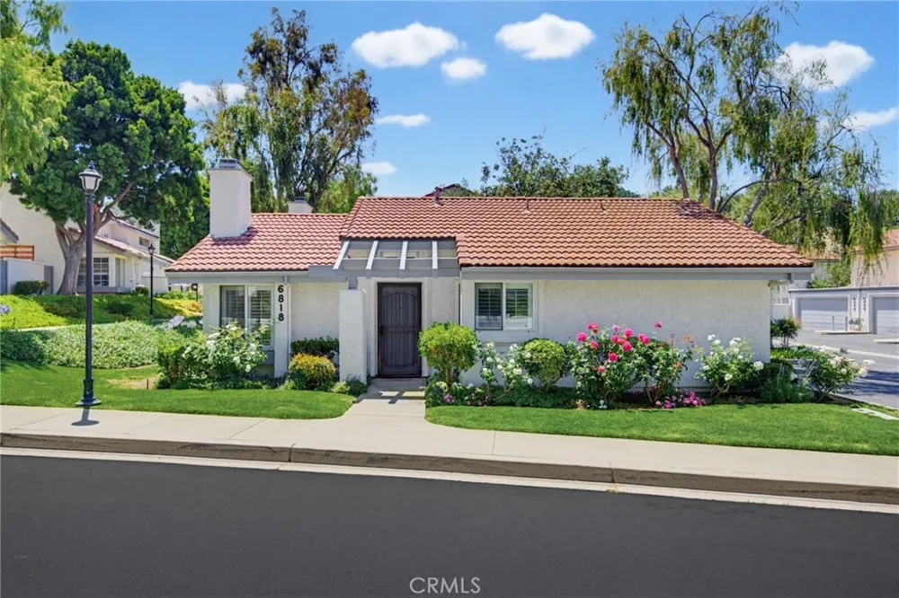 6818 Poppyview Drive Oak Park, CA 91377