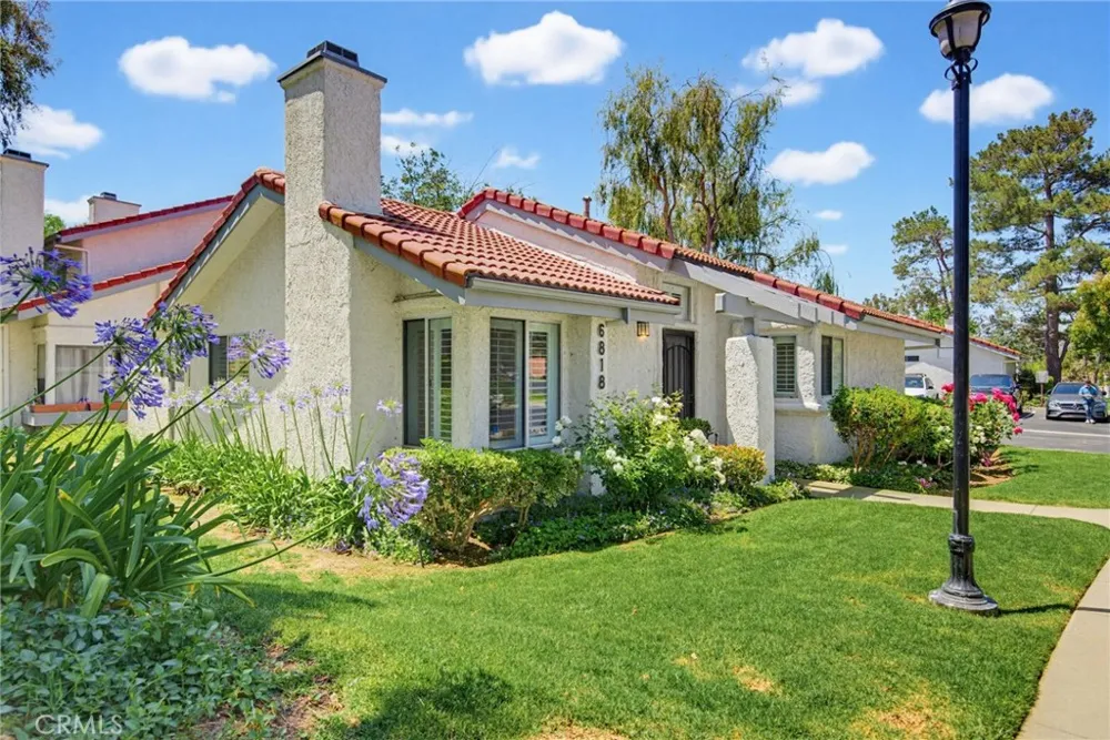 6818 Poppyview Drive Oak Park, CA 91377
