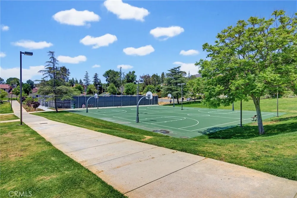 6818 Poppyview Drive Oak Park, CA 91377