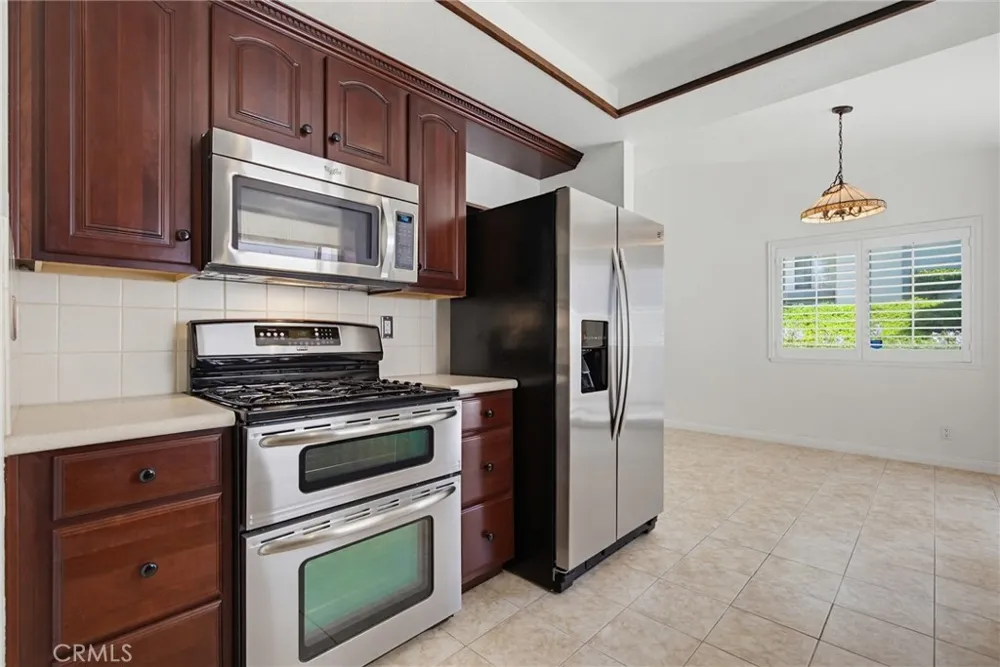 6818 Poppyview Drive Oak Park, CA 91377