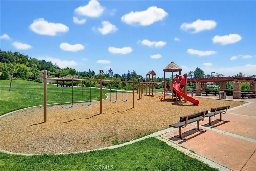 6818 Poppyview Drive Oak Park, CA 91377