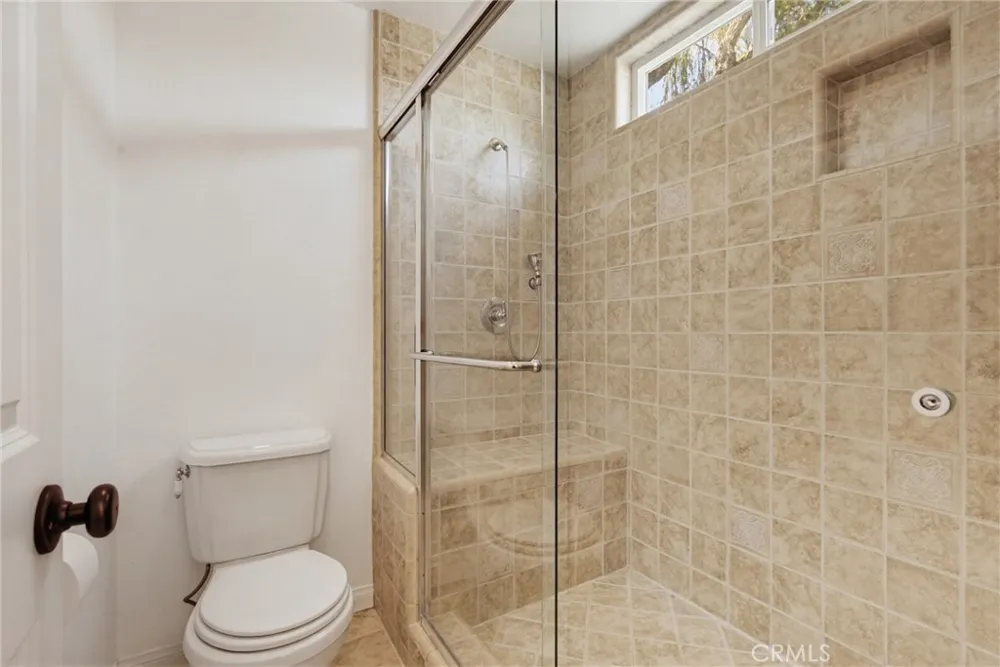 6818 Poppyview Drive Oak Park, CA 91377