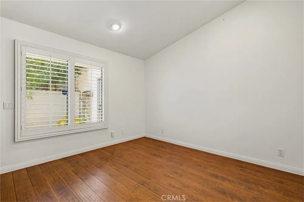 6818 Poppyview Drive Oak Park, CA 91377